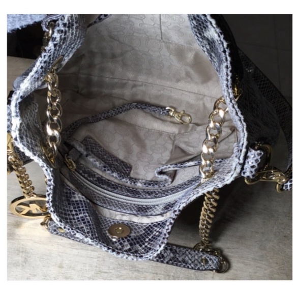 Michael Kors Womens Snakeskin Python Leather Bucket Shoulder Bag Purse Medium - Picture 5 of 8